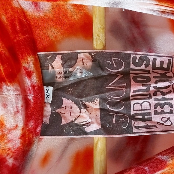 Young Fabulous & Broke Tie Dye Knotted Front Top Oversized - Picture 3 of 6